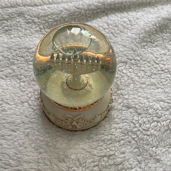 San Francisco Music Box Co. Vintage Hanukkah Snow Globe - Picture 7 of 9
